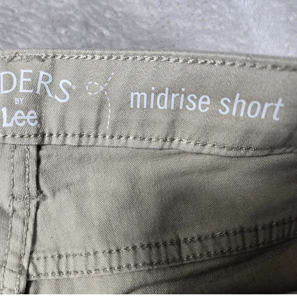 Riders by Lee Womens Midrise Short Pure Cashmere Tan 196MAWP Size 16 NWT